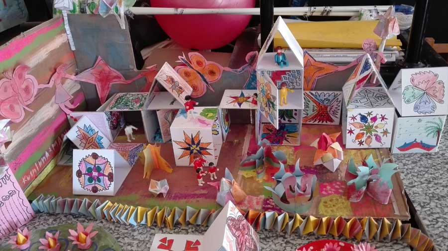 Assemblage de tous les cartons qui ont été décorés